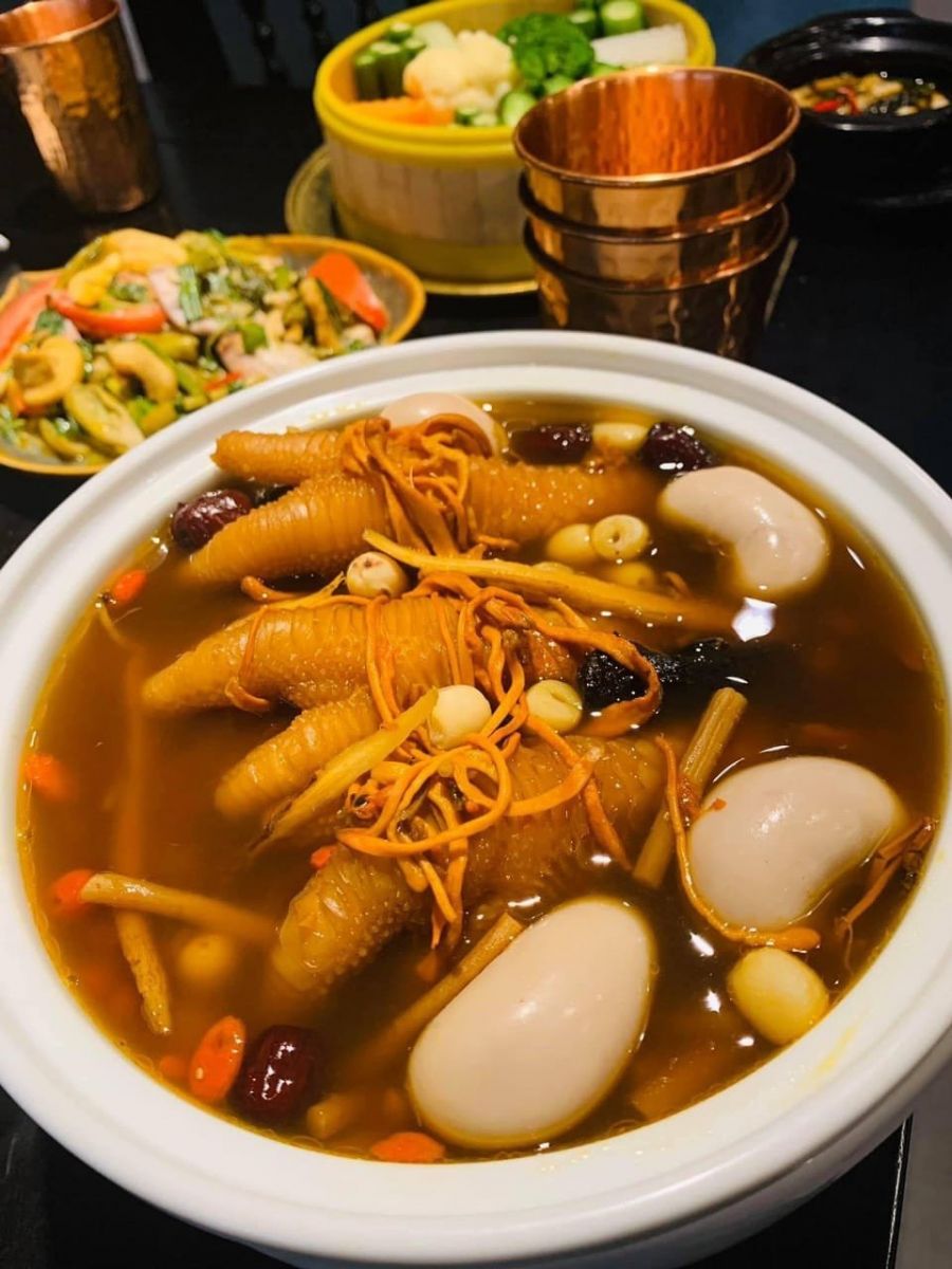 Chân gà Đông tảo Tiềm nấm Đông trùng